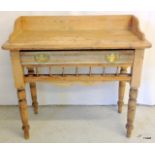 A pine wash stand with single drawer 88 x 92 x 47