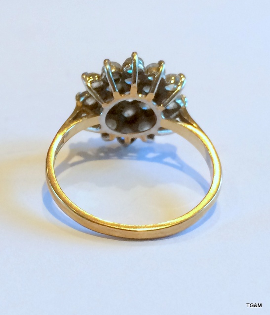 A 9ct gold ladies cluster ring size o - Image 3 of 3