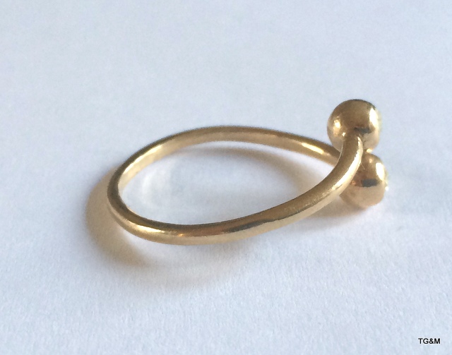 A 9ct gold ladies ring size q - Image 2 of 3