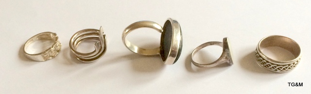 5 mixed silver rings - Image 3 of 3