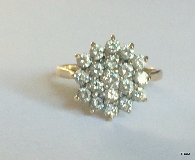 A 9ct gold ladies cluster ring size o