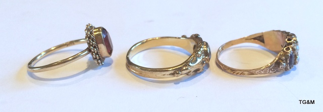 3 x 9ct gold antique style ladies rings - Image 2 of 3