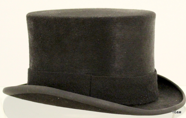 Christy's London black top hat, size 7 1/2 in original red box - Image 2 of 7