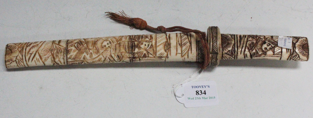 A Japanese carved bone tanto dagger with narrow single edged blade, length approx 18cm, grip - Image 3 of 3