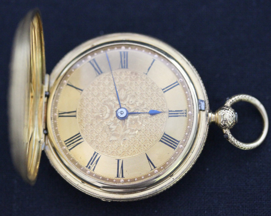 An 18ct gold and enamelled keywind hunting cased lady's fob watch, the gilt three quarter plate - Image 3 of 5