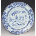 A Chinese blue and white export porcelain circular dish, Qianlong period, the centre painted with