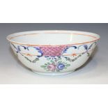 A Chinese famille rose export porcelain bowl, Qianlong period, the exterior painted with pink and