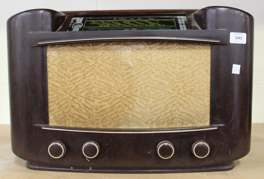 A Philips Bakelite cased radio Type 581A/15, another Philips Bakelite cased radio and a Ferguson - Image 2 of 3