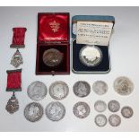 A collection of British coins, comprising five crowns, comprising 1821, 1821, 1889, 1902 and 1981