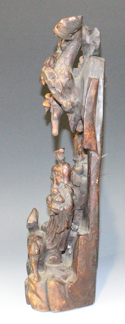 A Chinese carved wood figure group, late 19th/early 20th Century, modelled as three immortals - Image 4 of 4