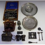 An Edwardian oak cased drawing instrument set by Stanley, boxed, together with a pair of field