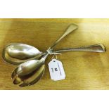 A pair of silver salad servers - Chester 1926 approx 136g