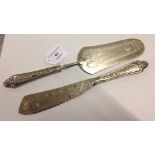 A pair of continental silver 800 fish servers, weight approx 223g.