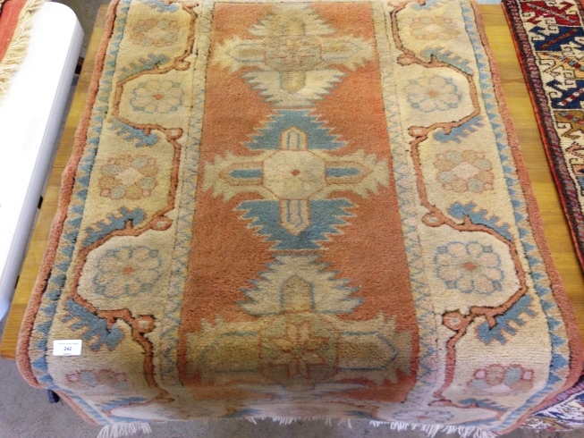 A vintage Milas Turkish wool rug. 135 x 80cm (1.08m²). - Image 2 of 2