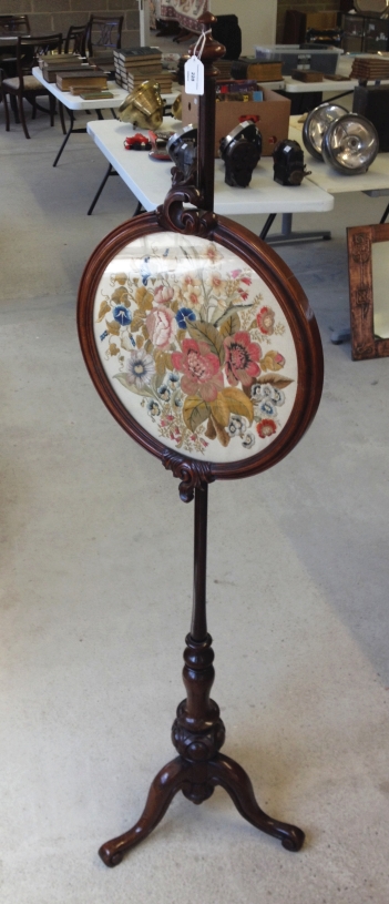 A Victorian pedestal face/fire screen with intricate hand embroidered circular panel in excellent - Image 2 of 2