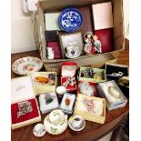 A quantity of individually boxed items of costume jewellery, crowns & other items.