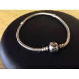 Silver pandora bracelet, 21cm.