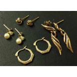 4 pairs of 9ct gold earrings, one with faux pearls. Total weight approx 3.3g.