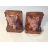 A pair of c1920-30s chalk dog book ends, Sylvac style comic dog.