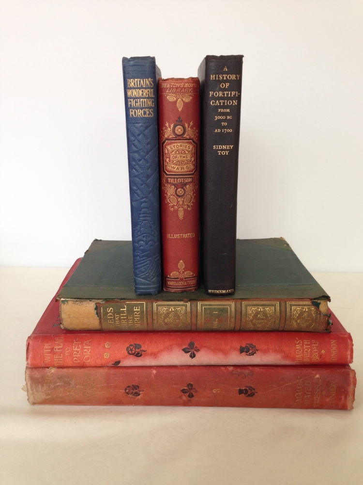Collection of 6 vintage books on warfare to include 2 volumes of 'With the Flag to Pretoria' (a