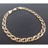 A 9ct gold bracelet approx 5.8g - clasp needs repair.