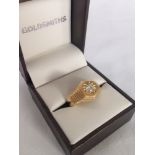 Gents 19ct gold ring set with 0.3ct diamond. Size Q. Approx 10.5g.