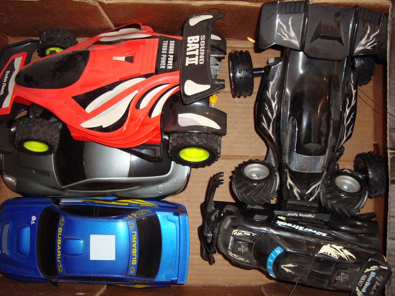 A tray of radio control cars. F-G (unboxed) (Q)