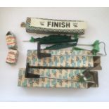 SCALEXTRIC  Vintage accessories - Starter banner plus two lamps plus two lamps for fixing to