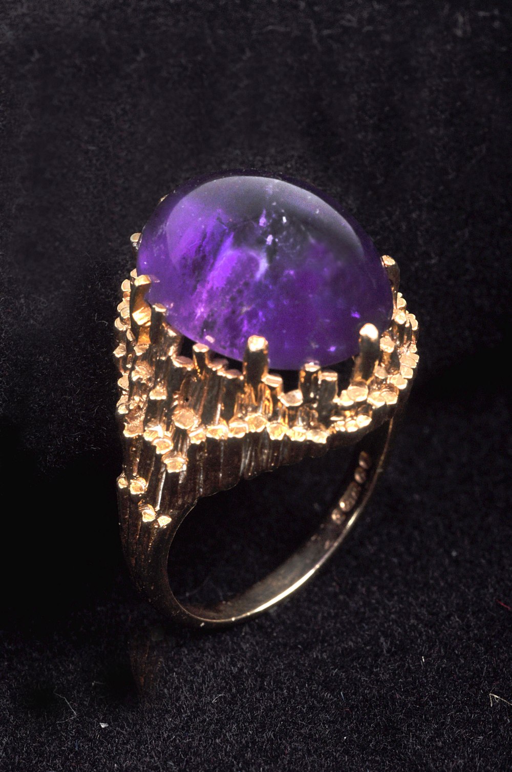 A 9ct gold amethyst set ring.