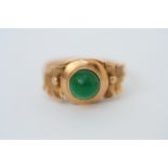 A 19th Century nephrite set gold ring, t