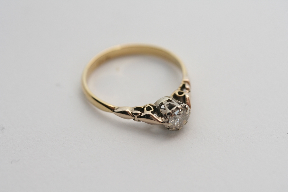 A diamond solitaire ring, the brilliant - Image 2 of 2