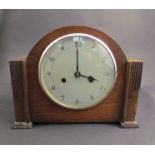 An oak mantel clock, Arabic numerals, 8 day movement