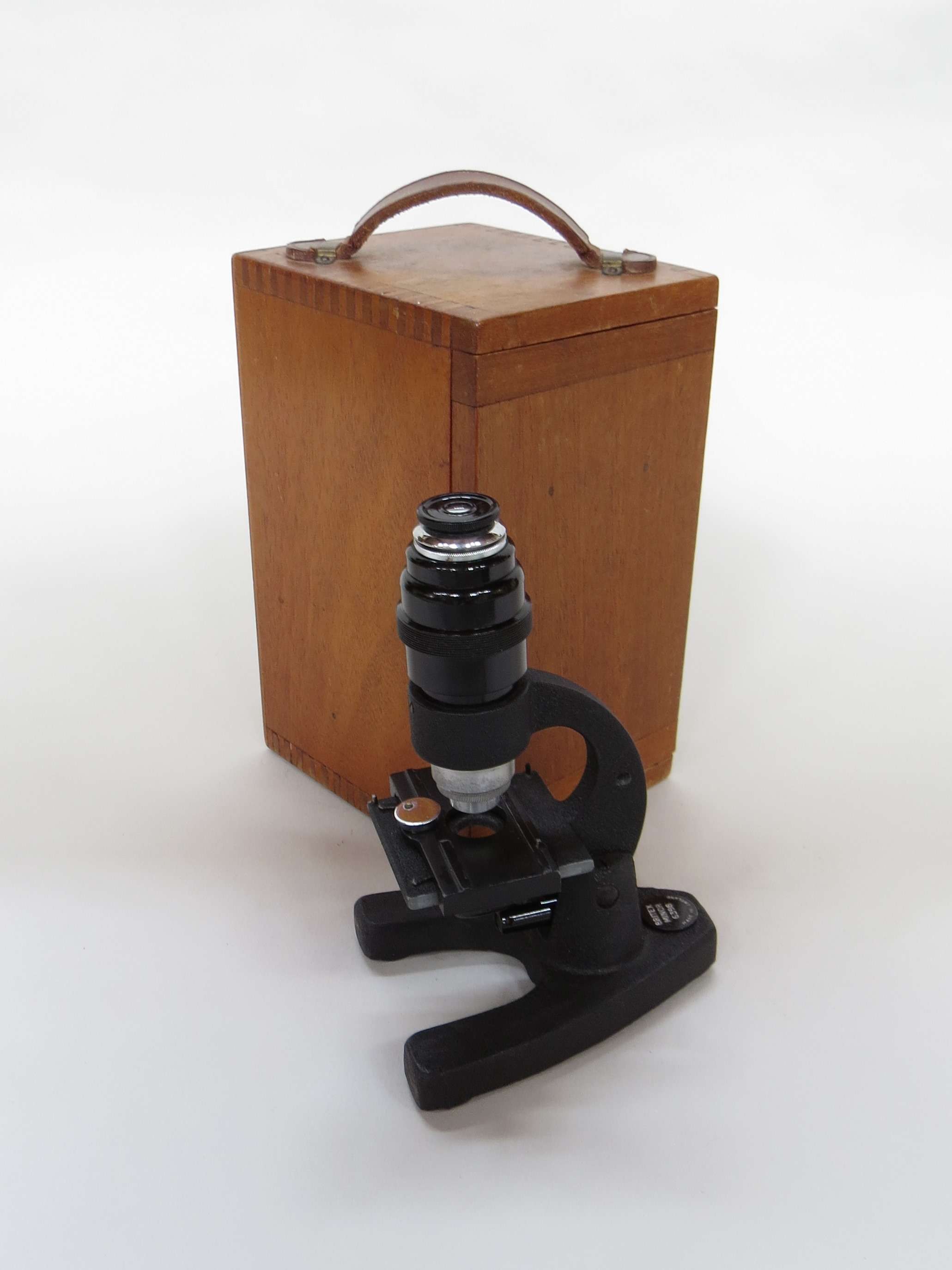 A Britex Minor 6398 monocular field microscope,
