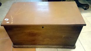 Pine blanket box with painted lid