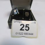 A pair of 14K gold Oriental style cuff links
 
Condition
No damage, in good condition