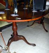 Two-pillar mahogany dining table with one leaf (approx. length inc. leaf 79" / 200.75cm)