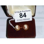 A pair of 9ct gold and cameo earrings
 
Condition
Good condition with no significant damage