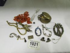 A mixed lot including miniature silver a