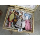 A quantity of doll house dolls