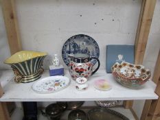 A mixed lot including Oriental bowl, Wad