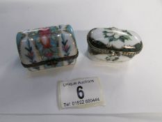 2 hand painted porcelain pill boxes (Del