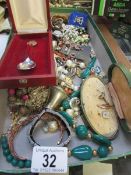 A mixed lot of costume jewellery and a s