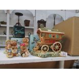 A Pendelfin gypsy caravan  and 4 Pendelf