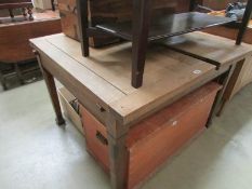 An oak draw leaf table