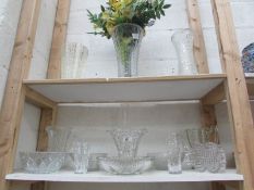 14 items of glassware including vases