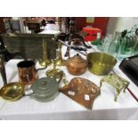 A mixed lot of brass and copper