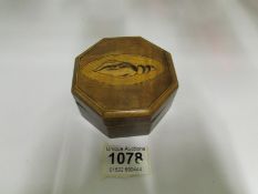 An octagonal box with shell inlay (missi