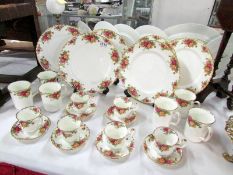 24 pieces of Royal Albert Old country ro