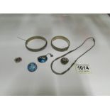 A mixed lot of jewellery including 2 sil