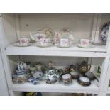 A mixed lot including porcelain tea ware